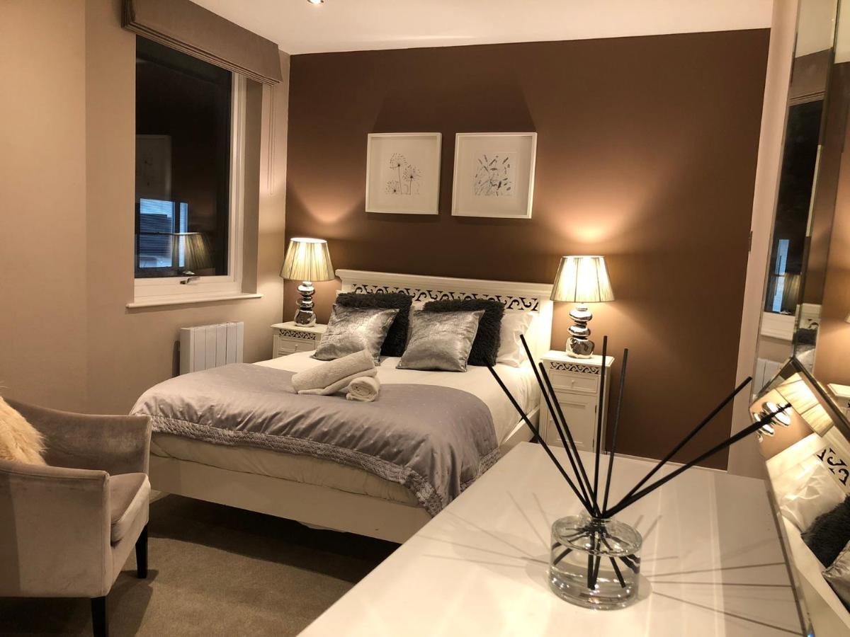The Courtyard 2 Bedroom Apartments In Central Windsor With Parking * Windsor