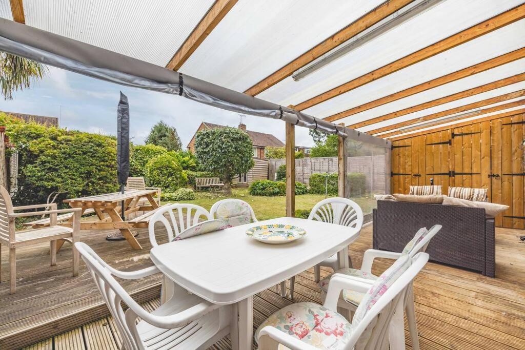 3-bed Family With Parking & Large Garden Holiday home *
