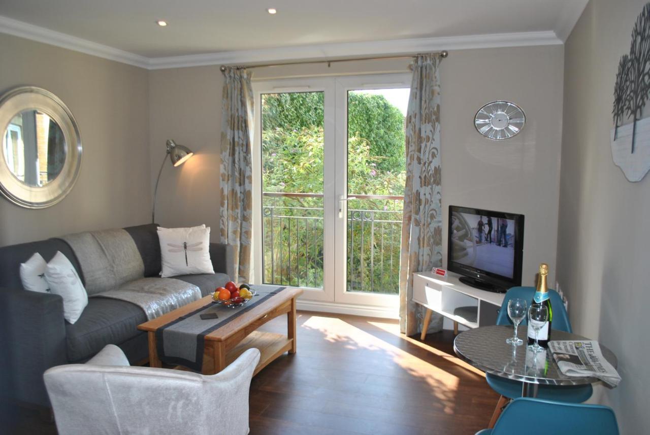 Lord Raglan House 2br With Parking Windsor