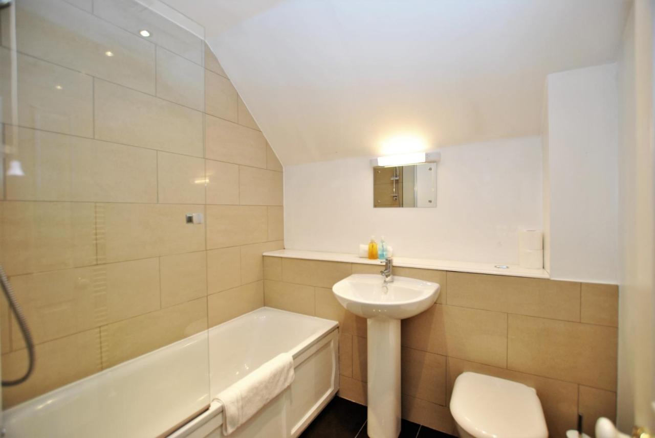 9 Lord Raglan House 2br Apartment *
