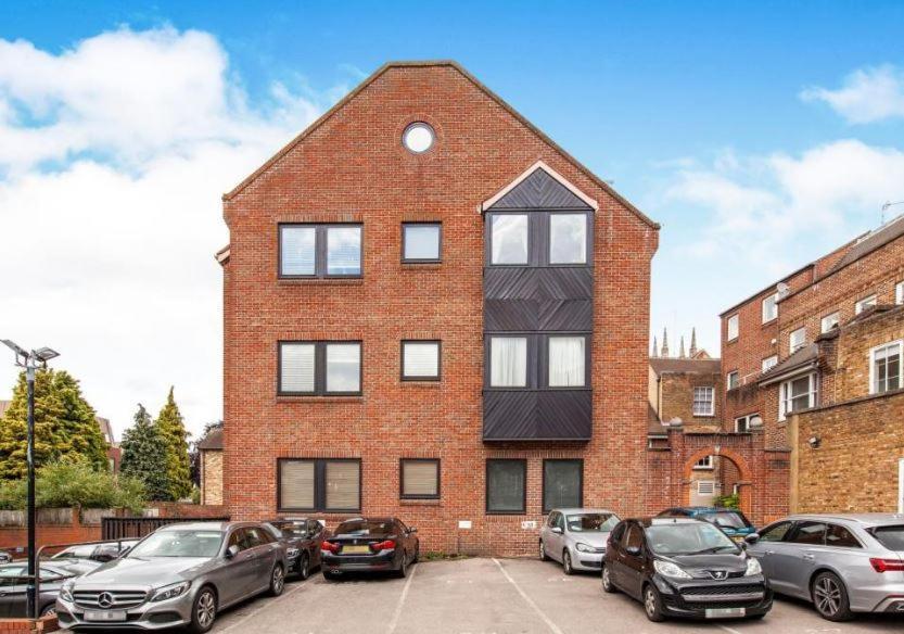 Apartment 4 The Courtyard 2br Windsor