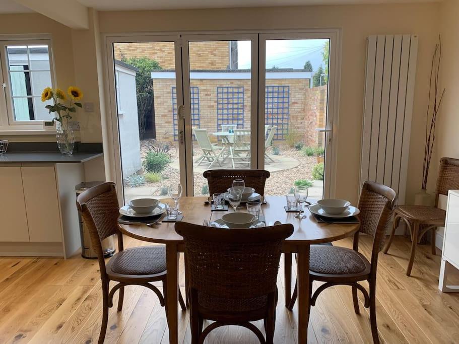 3 Bedroom House With Parking And Garden Apartamento Windsor
