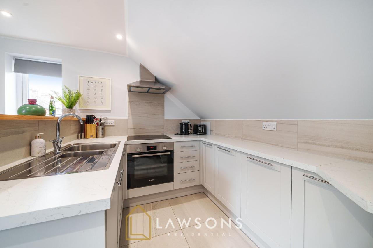 Loft Living By Lawsons With Parking *