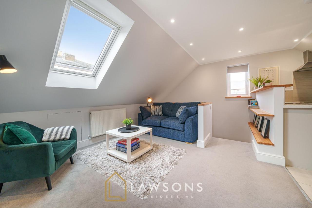 Loft Living By Lawsons With Parking