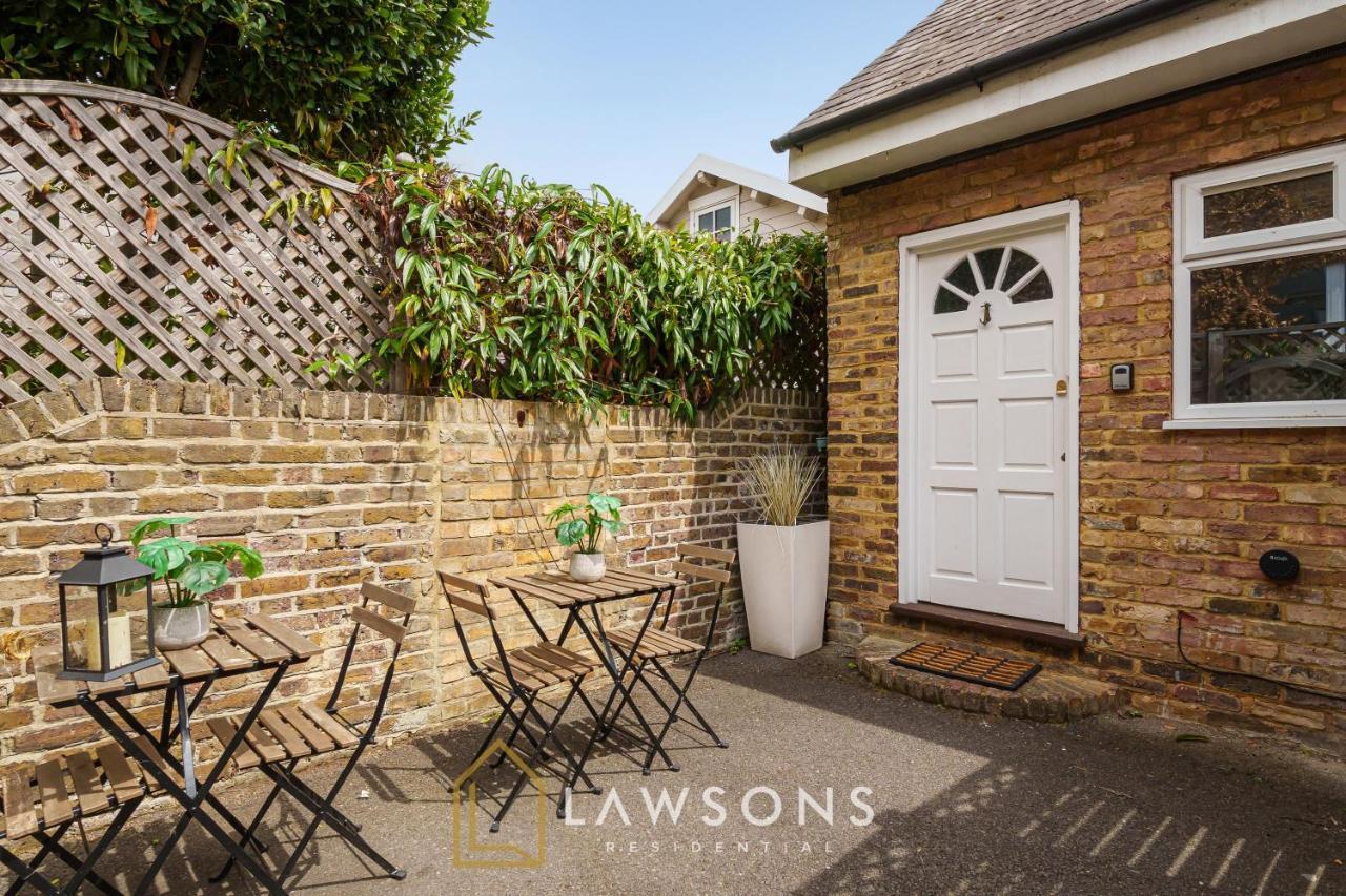 Loft Living By Lawsons With Parking *