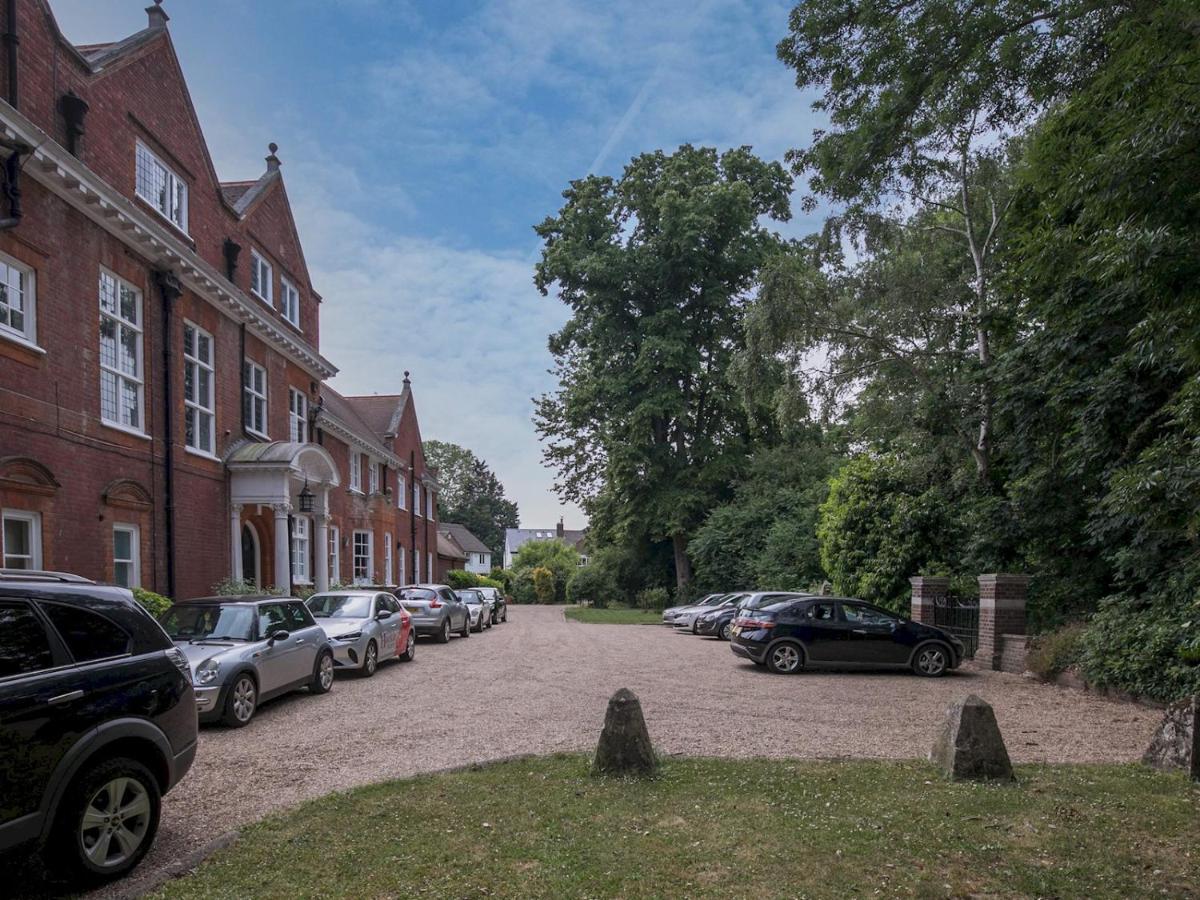 Pass The Keys Elegant 1 Bedroom Flat With Sofa Bed In Manor House Apartment *