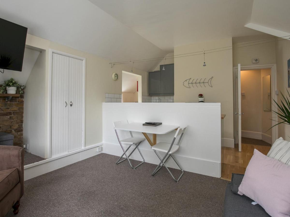 Apartment Pass The Keys Elegant 1 Bedroom Flat With Sofa Bed In Manor House *