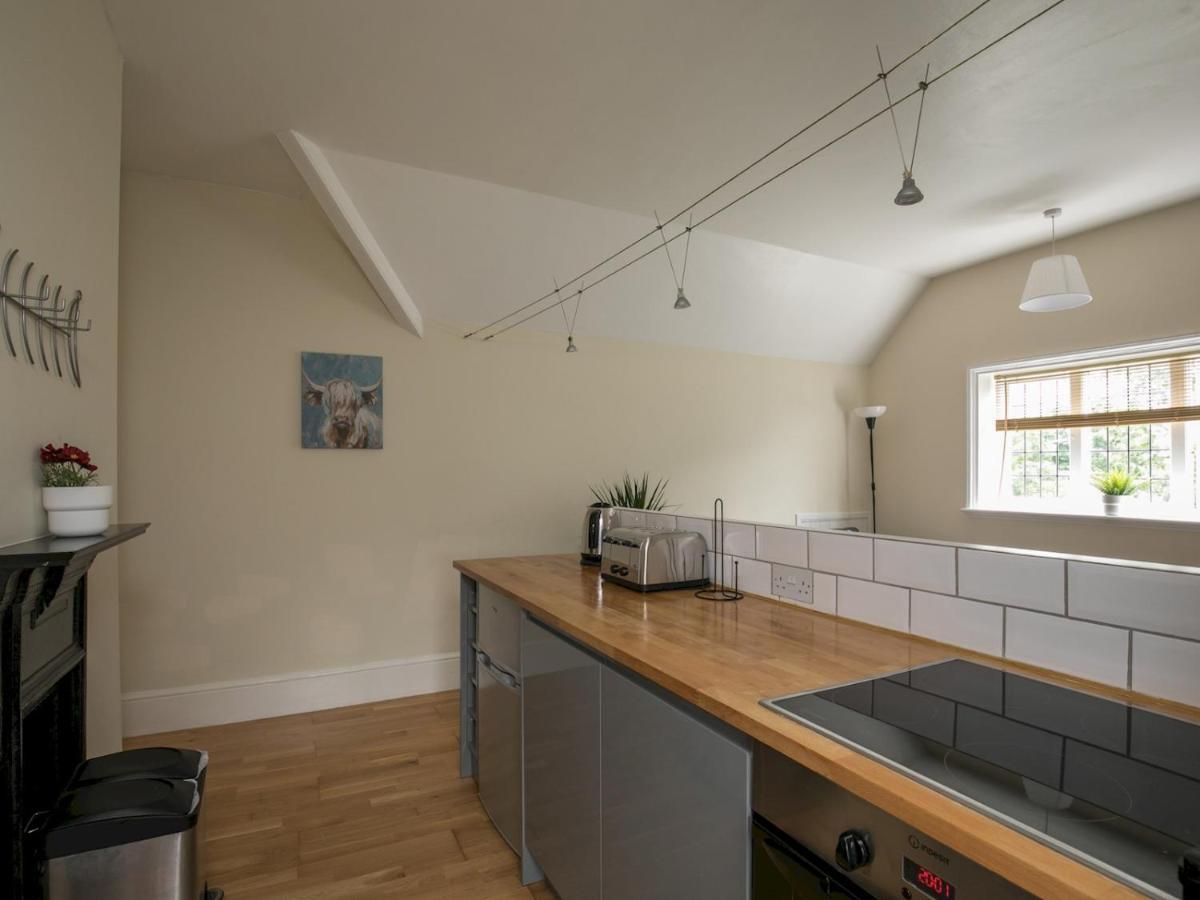 Pass The Keys Elegant 1 Bedroom Flat With Sofa Bed In Manor House Windsor