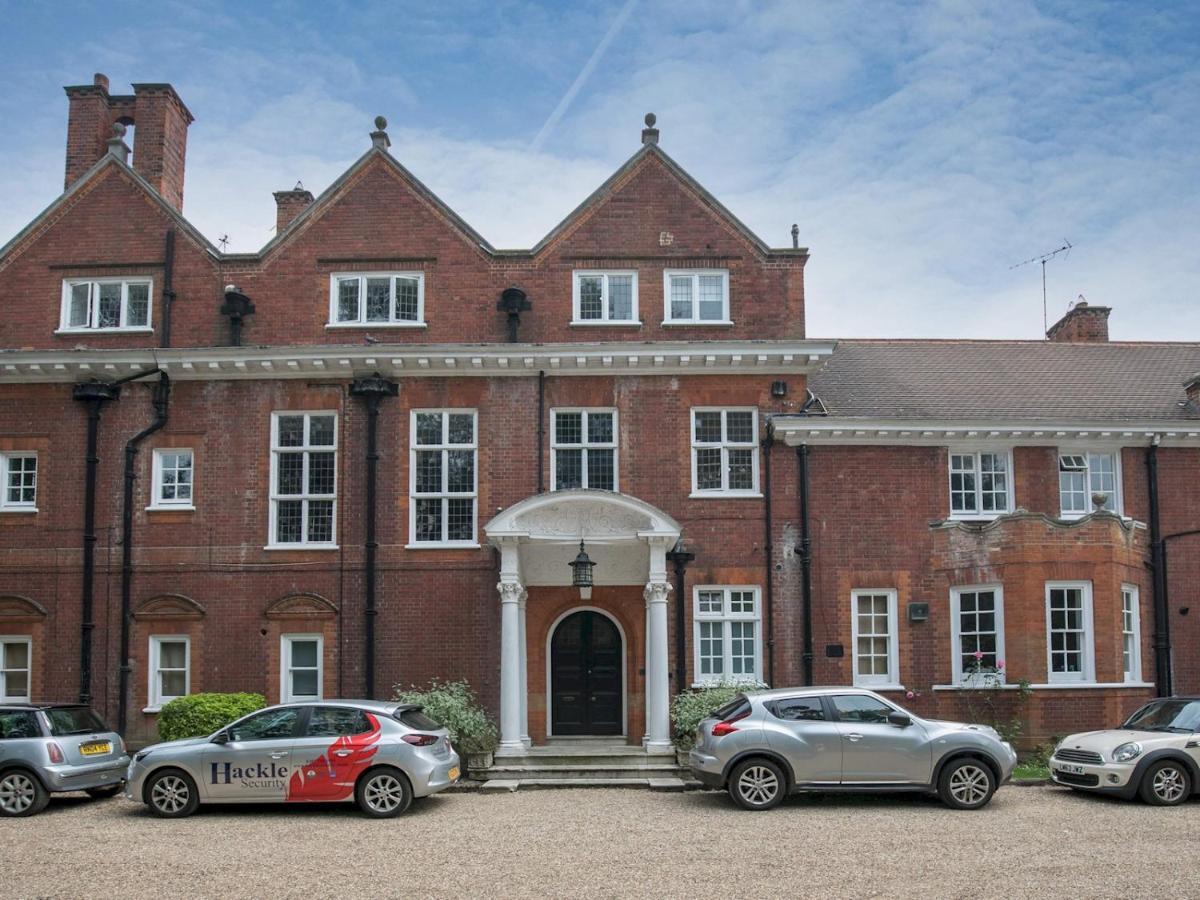 Apartment Pass The Keys Elegant 1 Bedroom Flat With Sofa Bed In Manor House