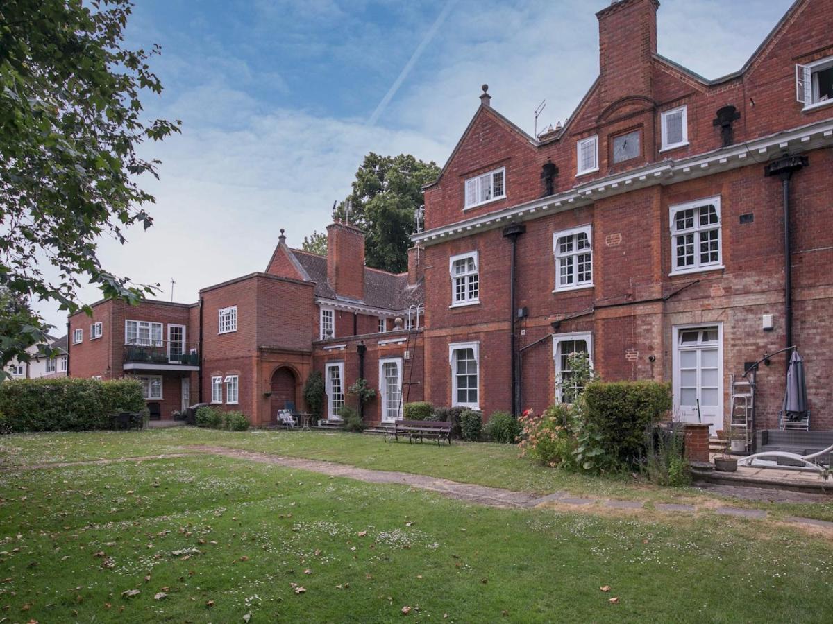 Pass The Keys Elegant 1 Bedroom Flat With Sofa Bed In Manor House Apartment