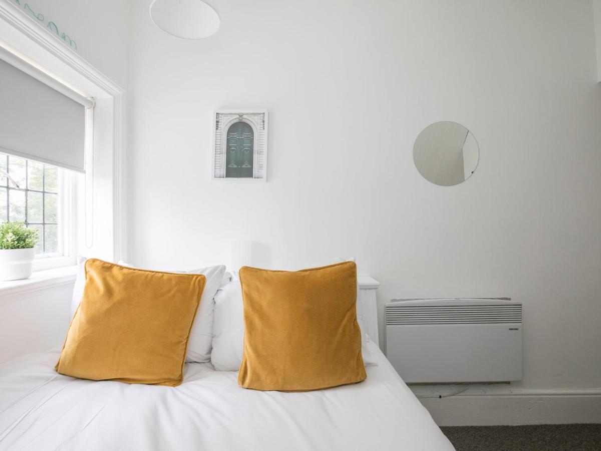 Apartment Pass The Keys Elegant 1 Bedroom Flat With Sofa Bed In Manor House Windsor
