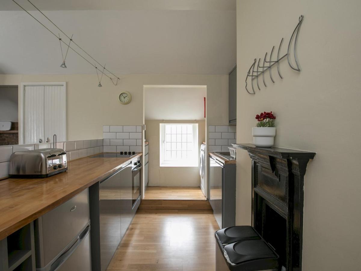 Pass The Keys Elegant 1 Bedroom Flat With Sofa Bed In Manor House Windsor