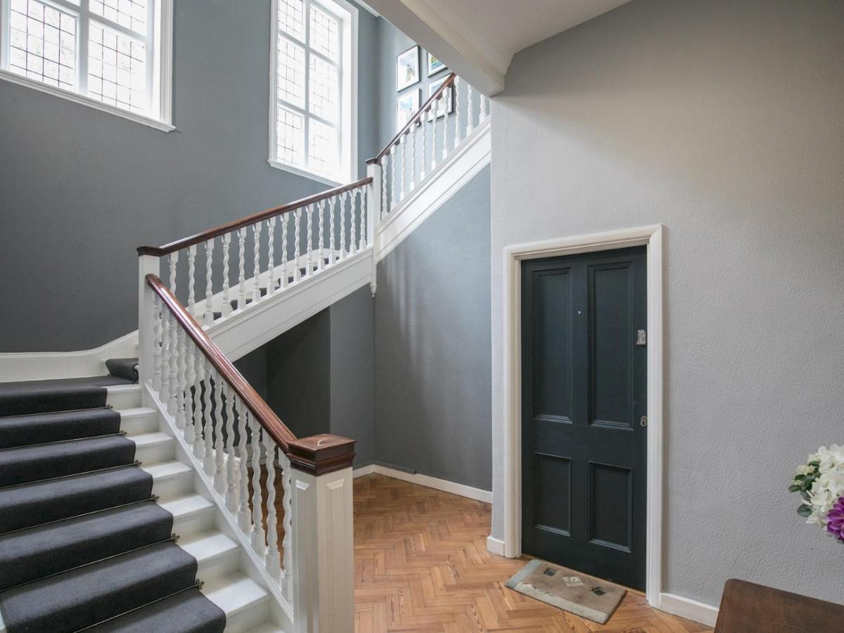 Pass The Keys Elegant 1 Bedroom Flat With Sofa Bed In Manor House Apartment Windsor