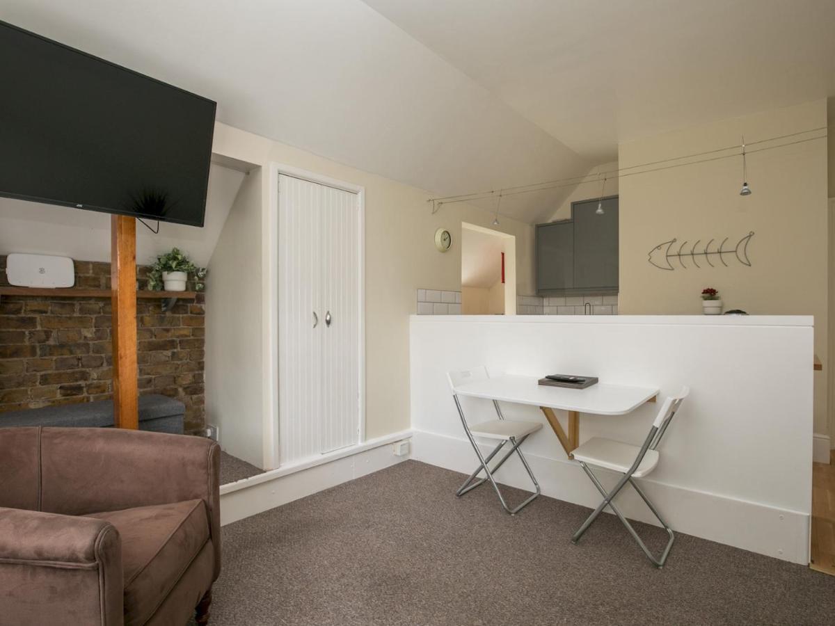 Pass The Keys Elegant 1 Bedroom Flat With Sofa Bed In Manor House Apartment