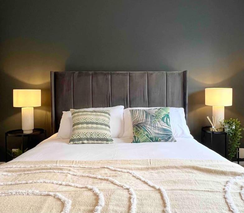 Gate Retreat: 2-bed With Parking