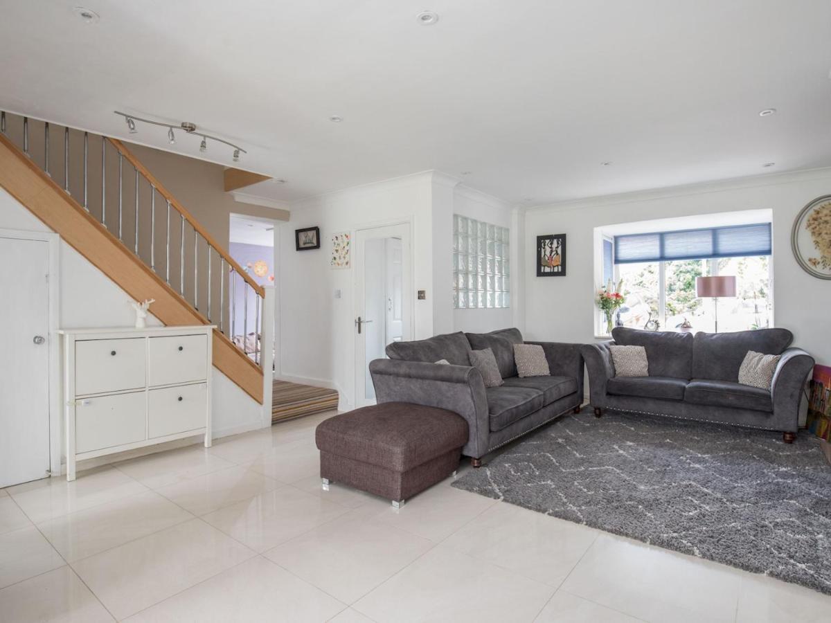 Holiday home Pass The Keys Spacious 3 Bed By River Thames Old *