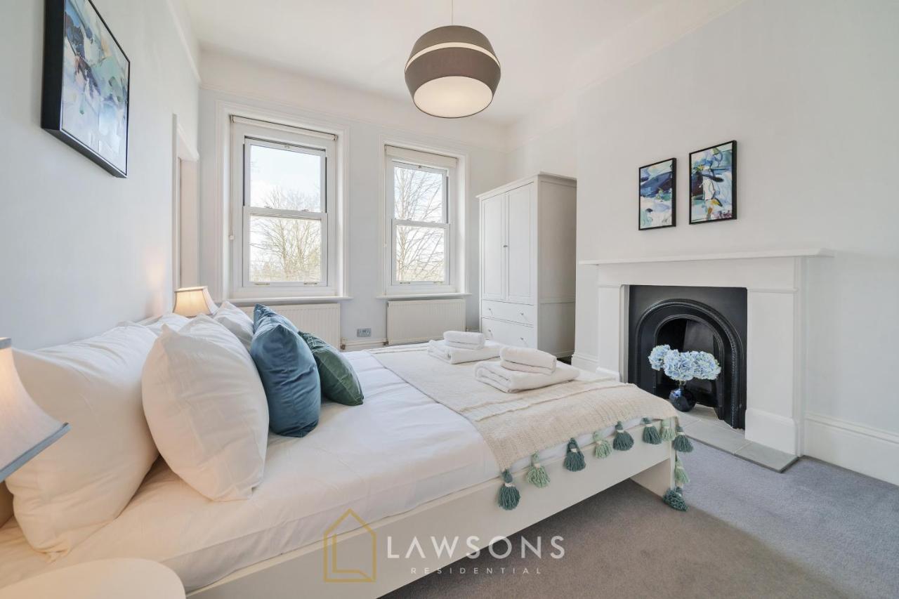 Casa de férias Living By Lawsons With Parking