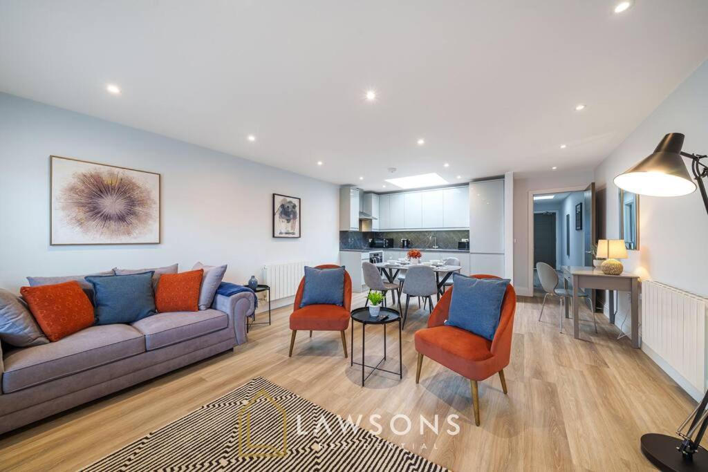 Penthouse Living By Lawsons Windsor