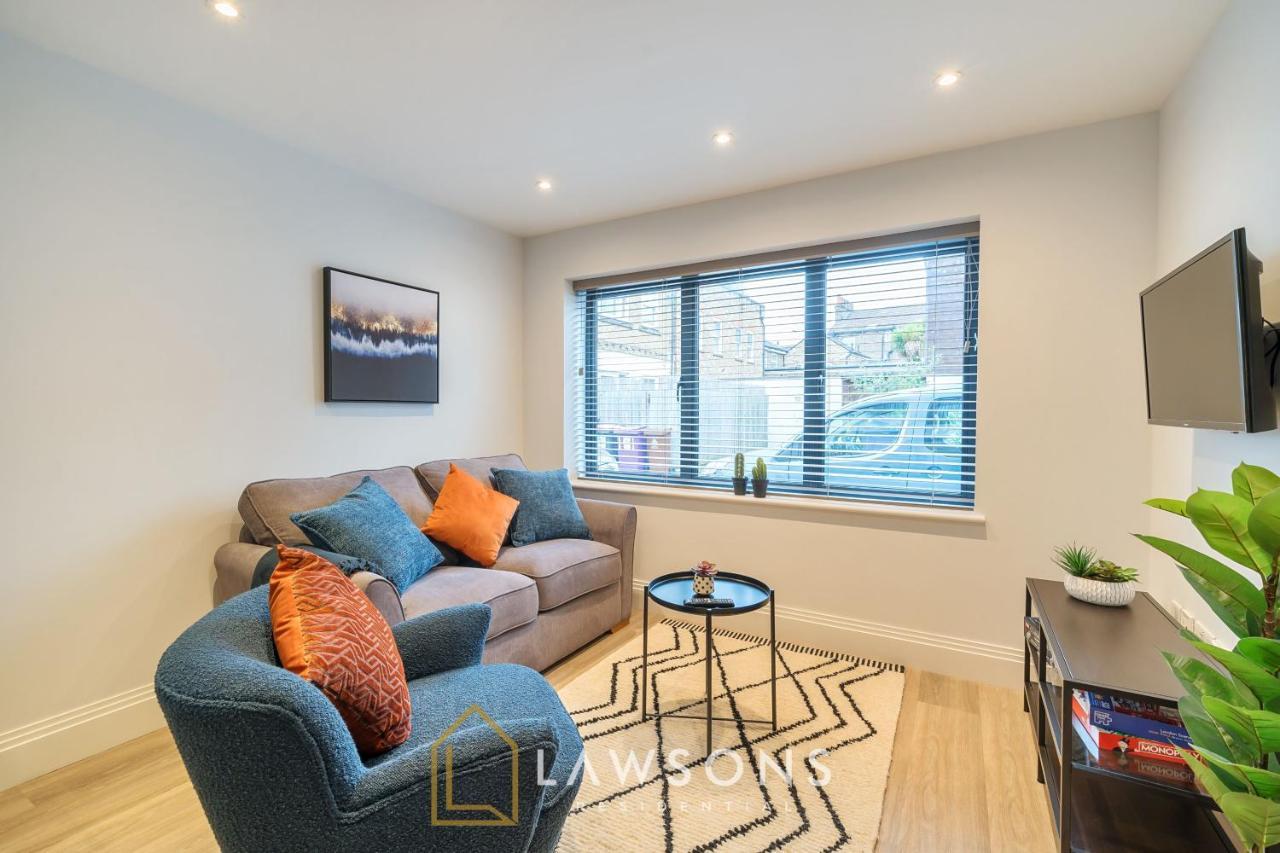 Apartment Chic Living By Lawsons