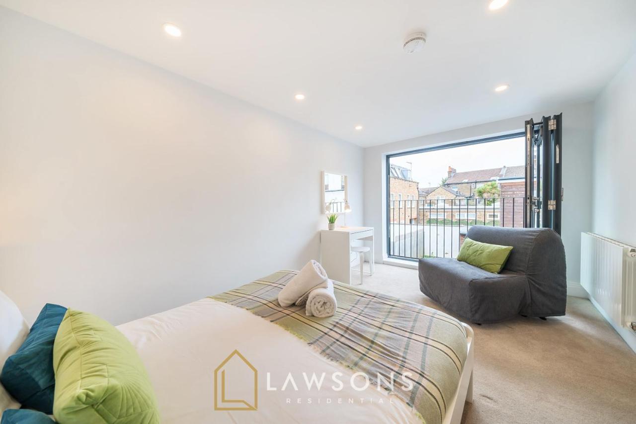 Apartment Chic Living By Lawsons