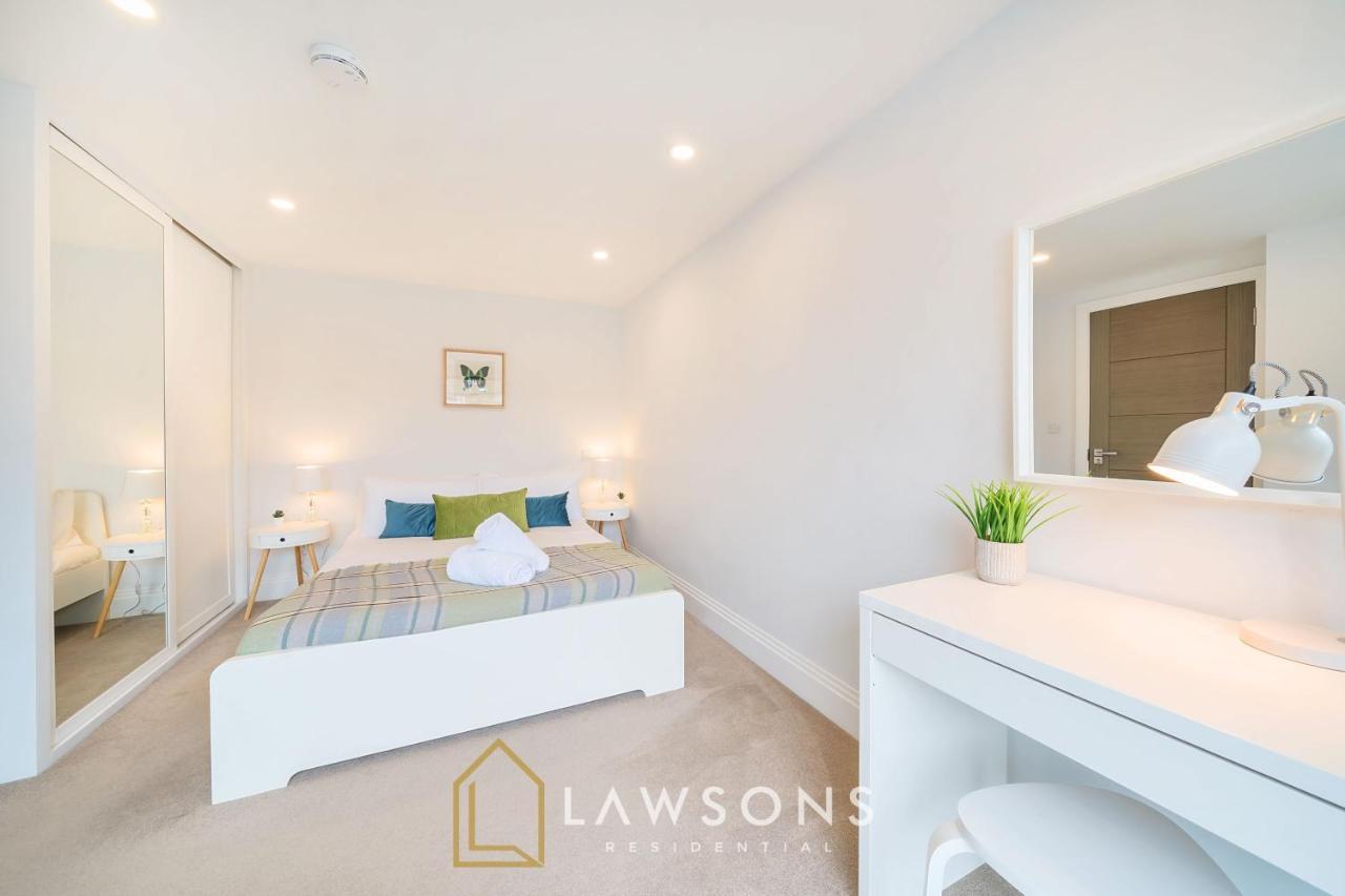 Apartment Chic Living By Lawsons