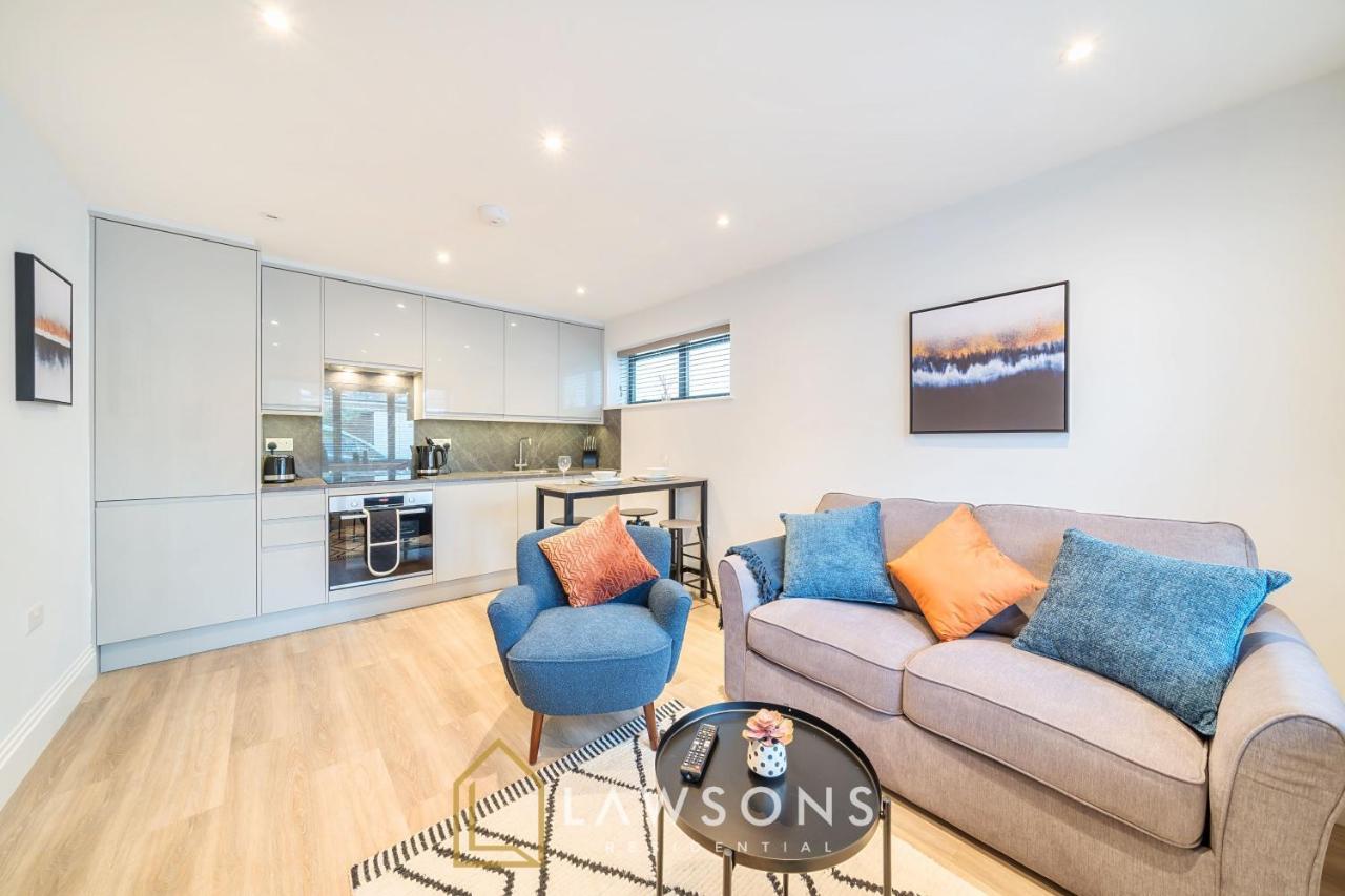 Chic Living By Lawsons Windsor