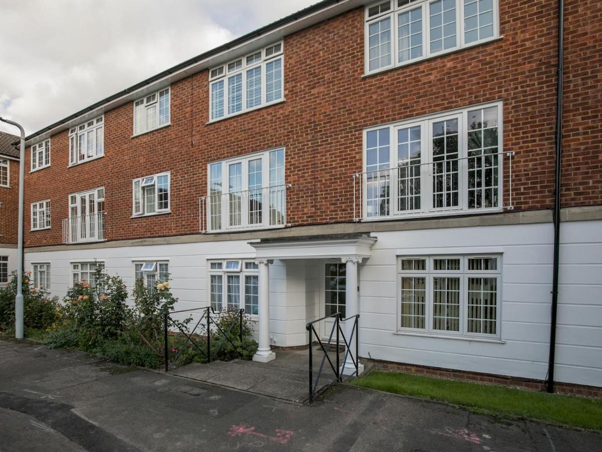 Pass The Keys Spacious 2 Bed Apartment Windsor