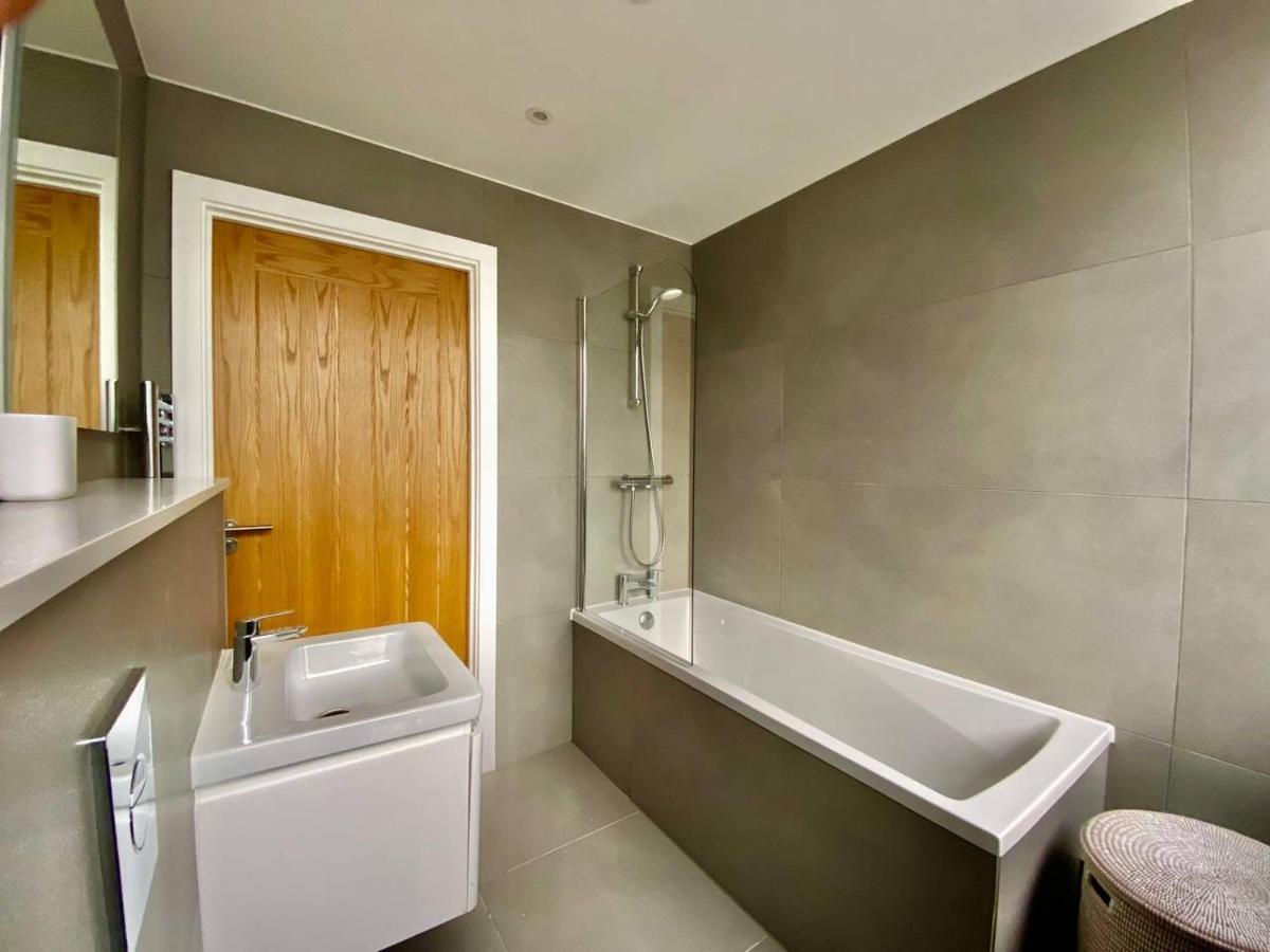 Queen Annes Court Luxury On High Street Apartamento