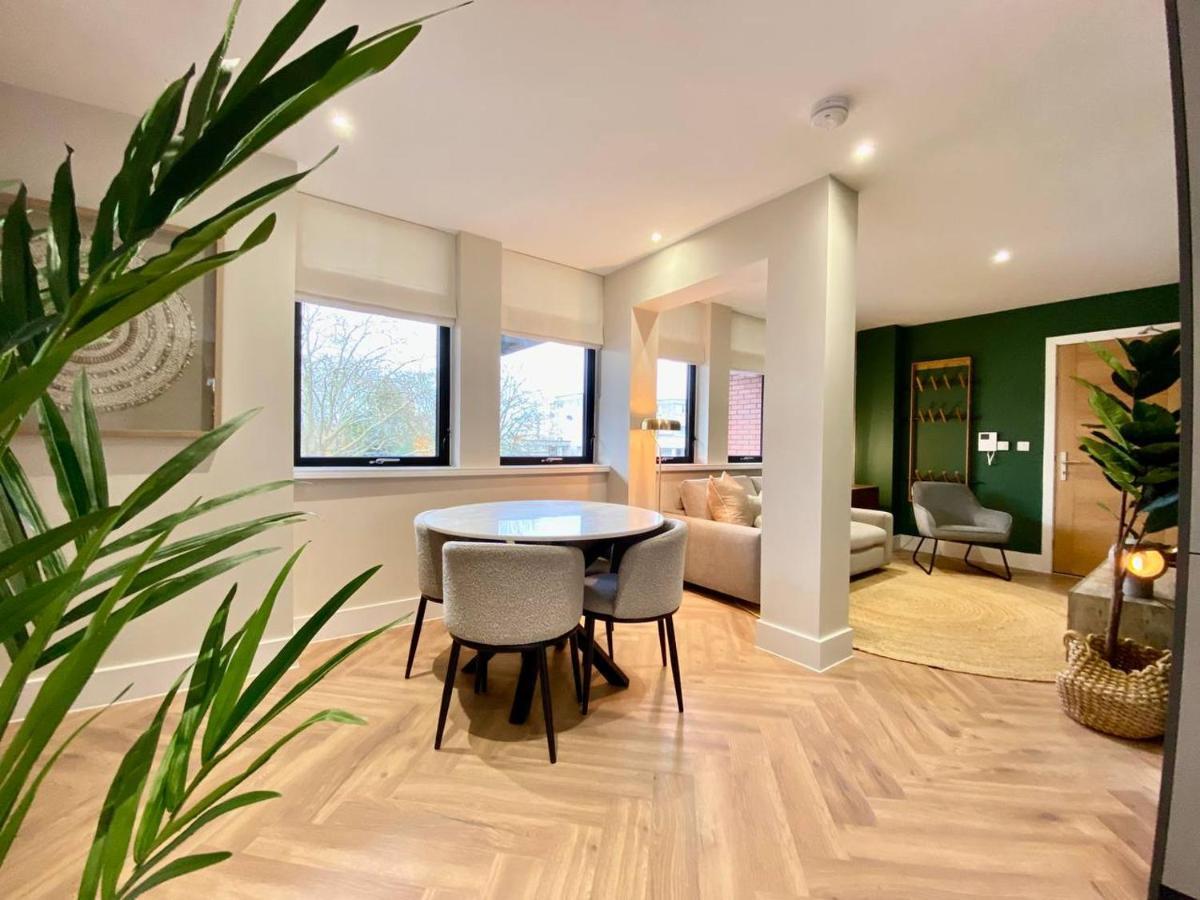 Queen Annes Court Luxury On High Street