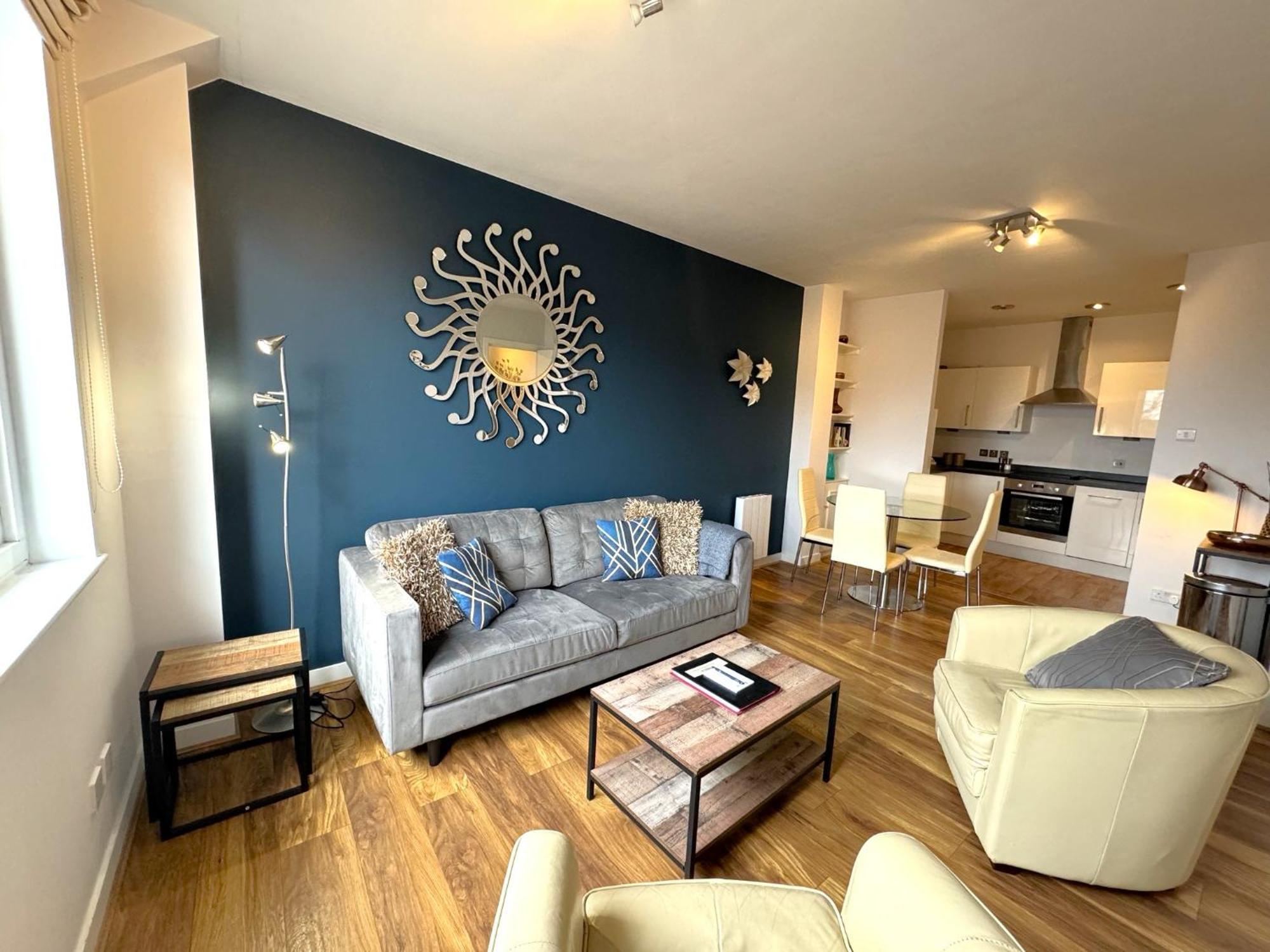 Apartment The Courtyard 2 Bedroom Apartments In Central Windsor With Parking