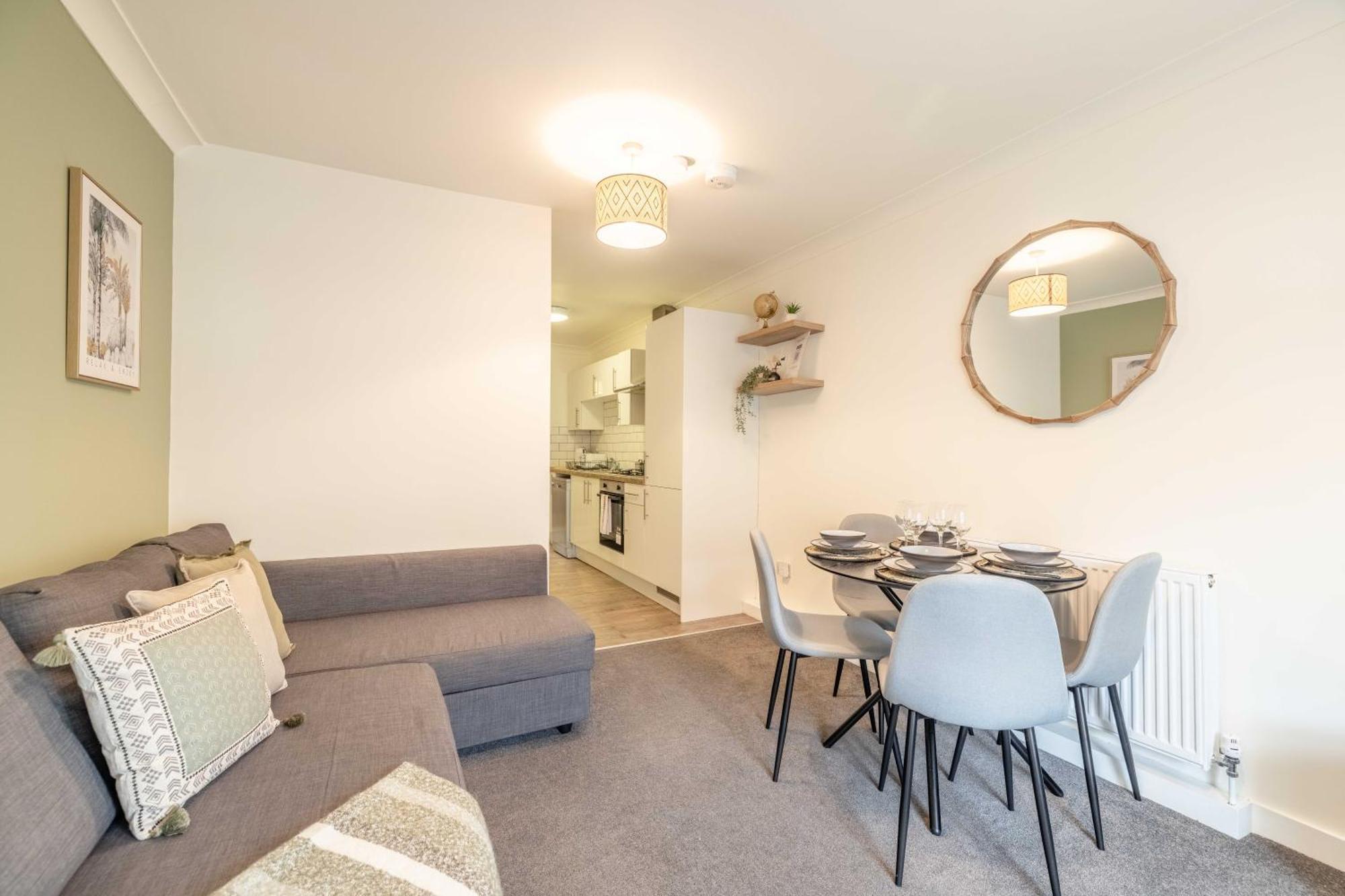 Stylish 5 Min Walk To Castle Apartment Windsor