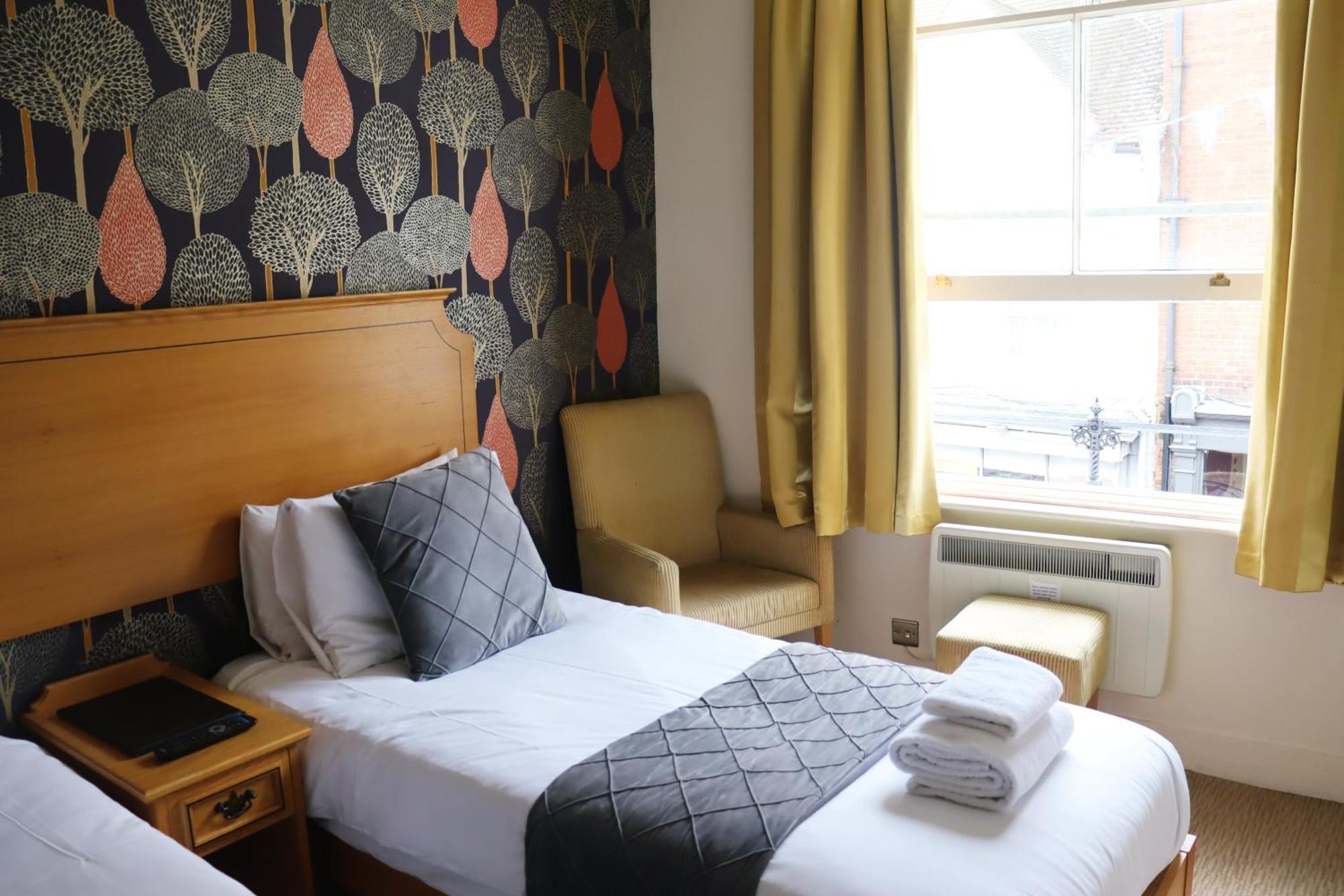 The George Inn 3*