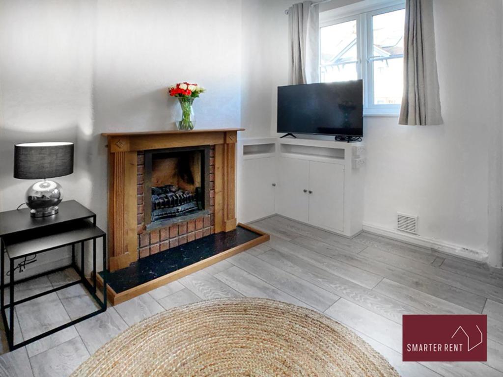 Apartment Vansittart Road, *