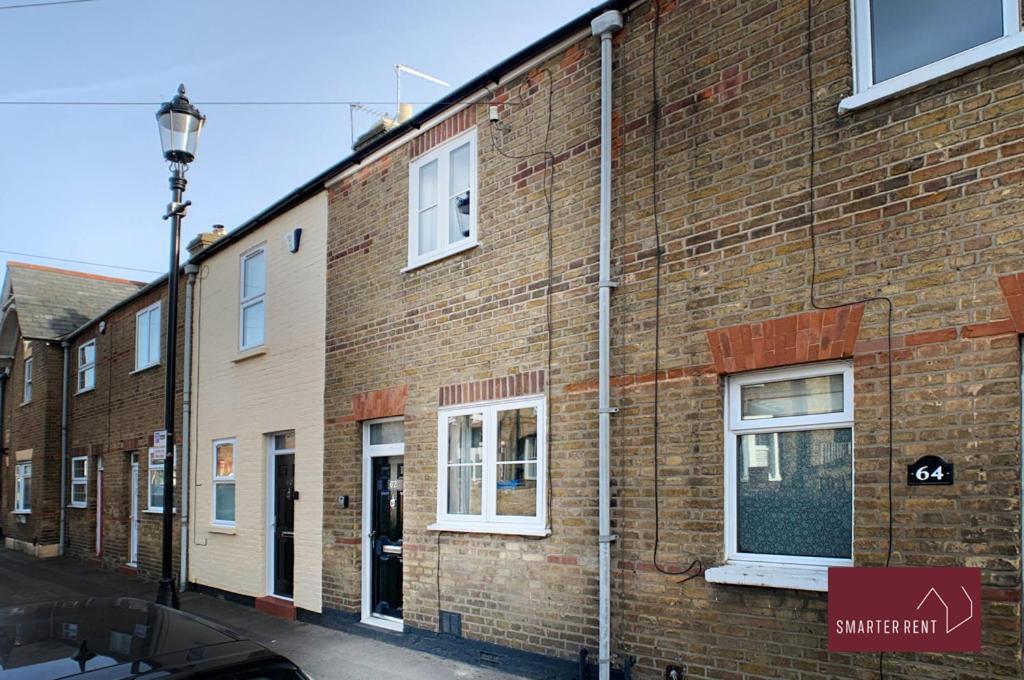 Vansittart Road, Apartment *