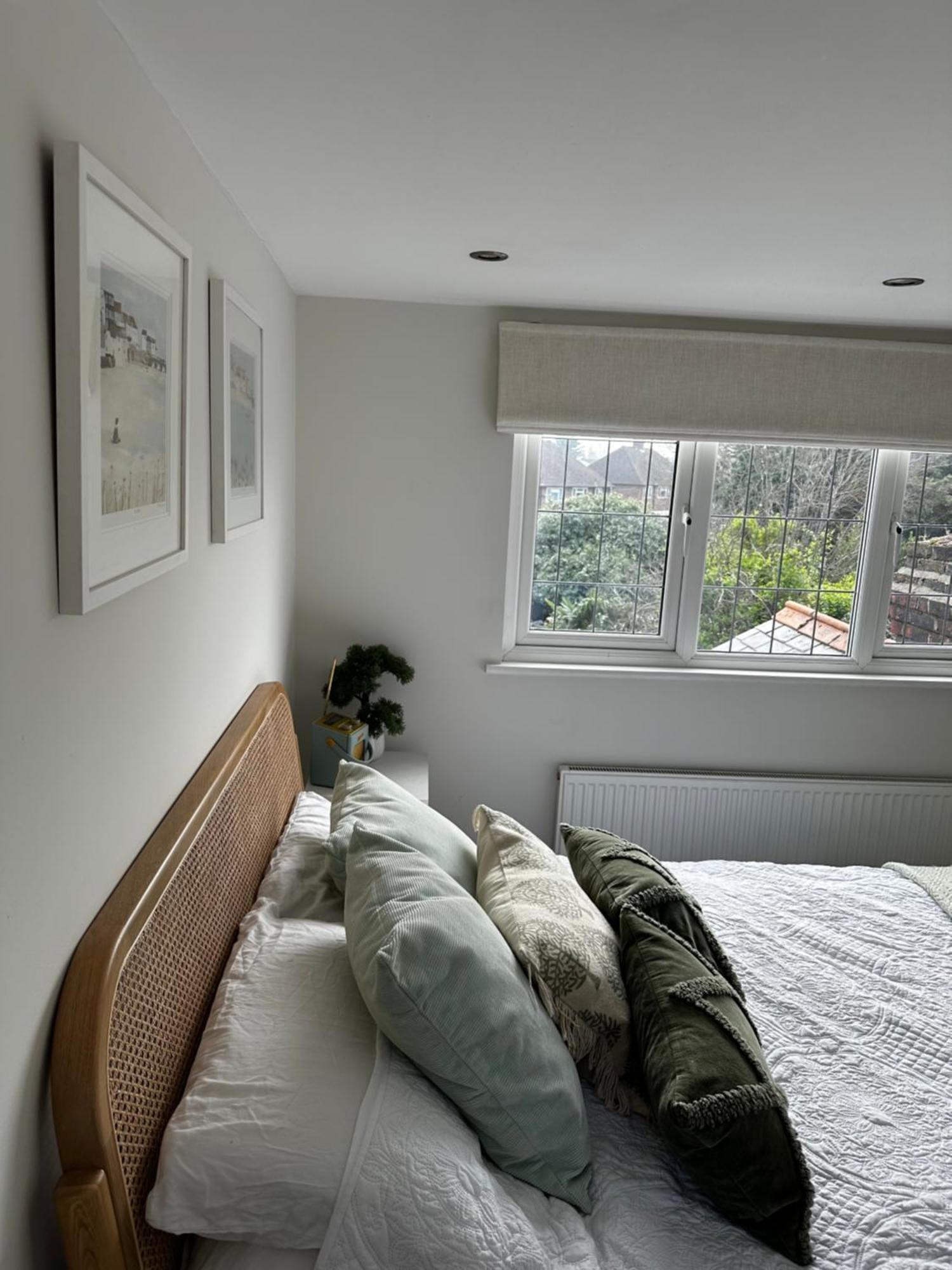 Gorgeous 1 Bedroom & Private Ensuite In With Free Parking Guest house *