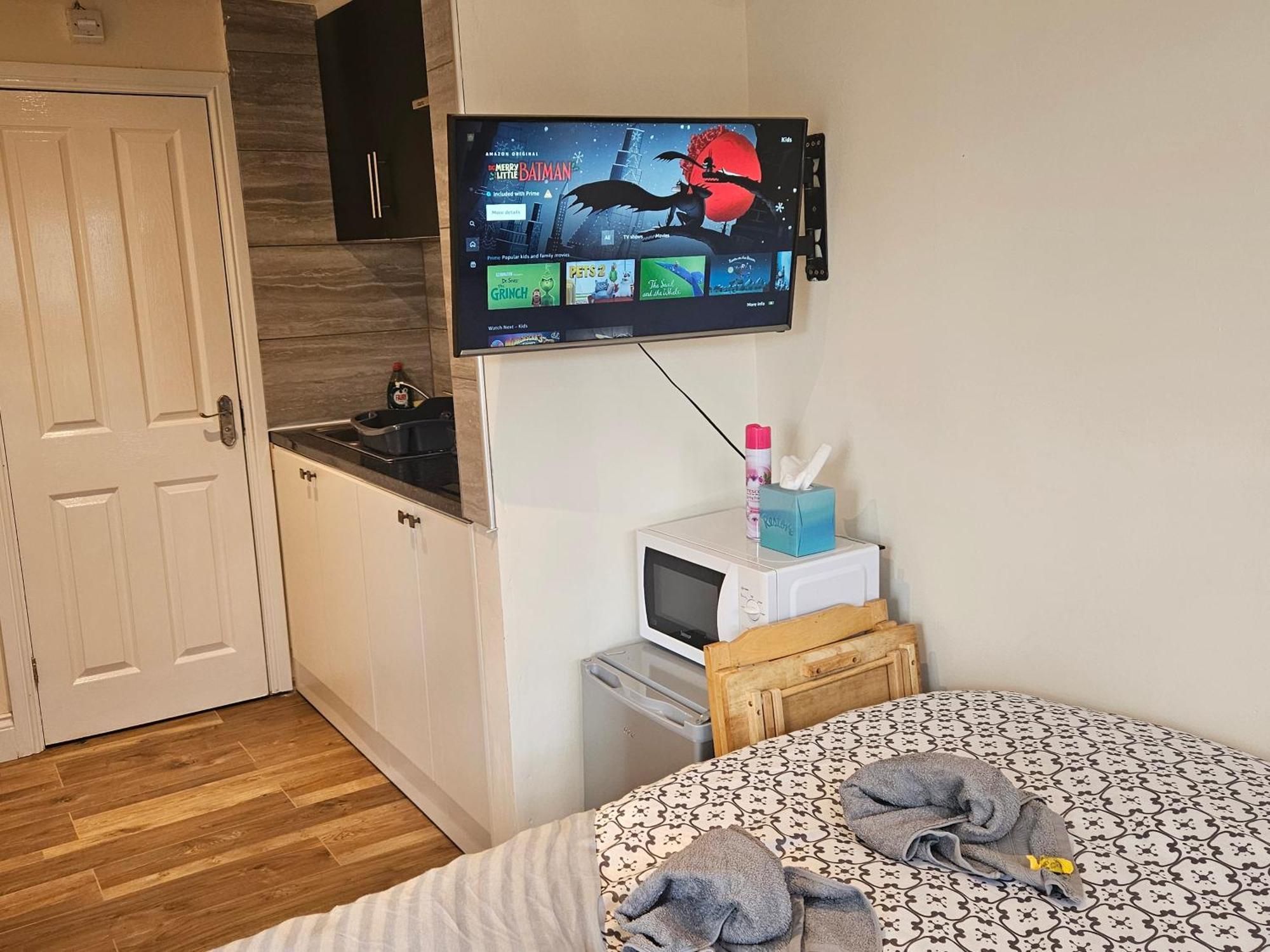 Entire En-suite In With Free Parking Windsor