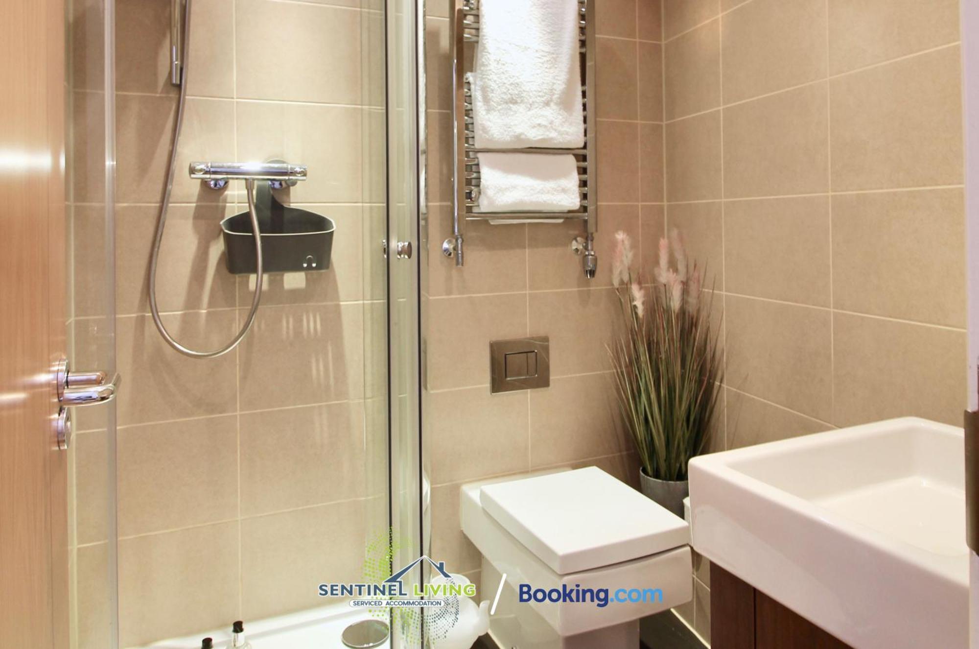 Sentinel: 2-bedroom Serviced With Free Wi-fi Apartment *