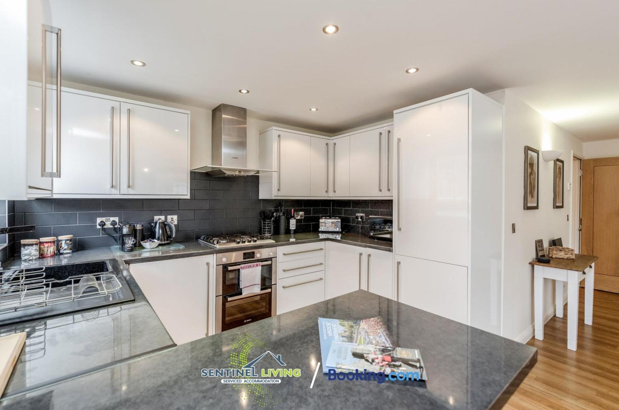 Sentinel: 2-bedroom Serviced With Free Wi-fi *