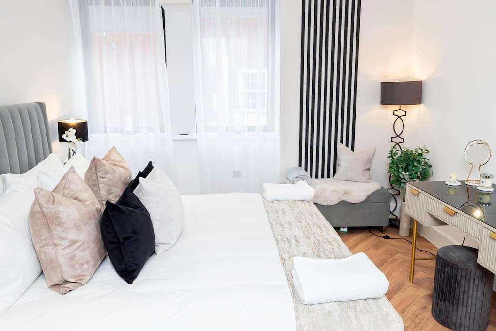 Romantic Royal Apartment Windsor
