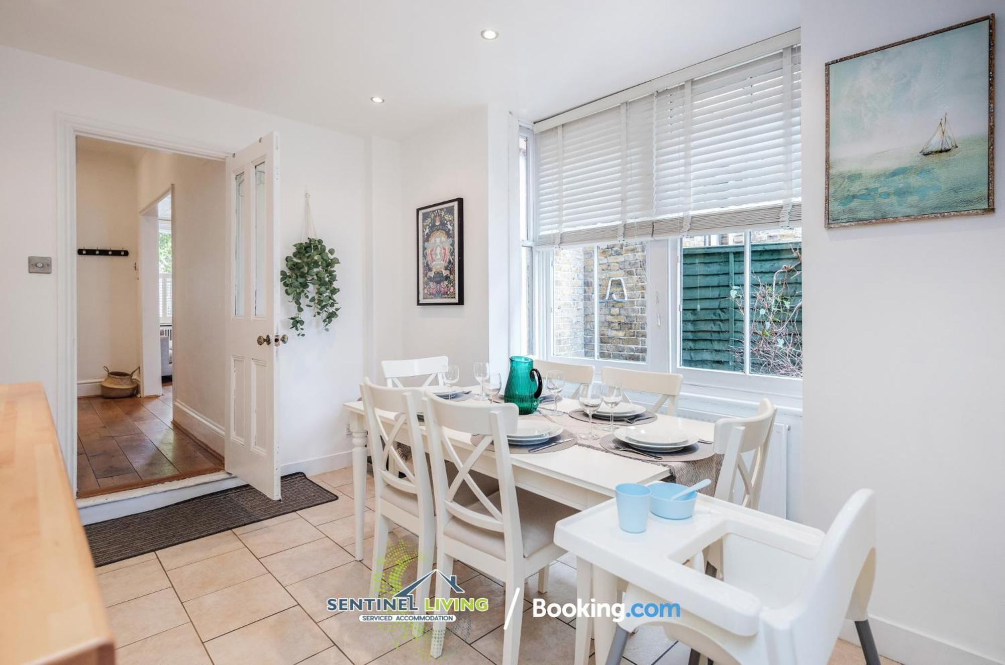 Town Pet-friendly House By Sentinel Living * Windsor