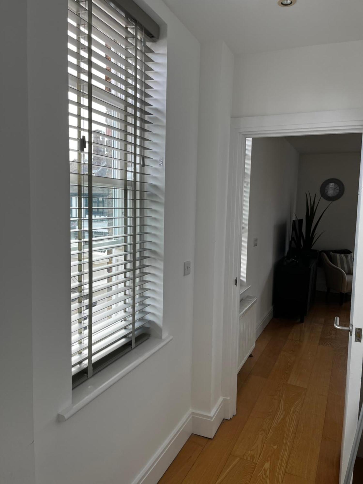 Chic & Central, 2 Kingsize Bedrooms, Spacious With Gated Private Parking Apartment Windsor