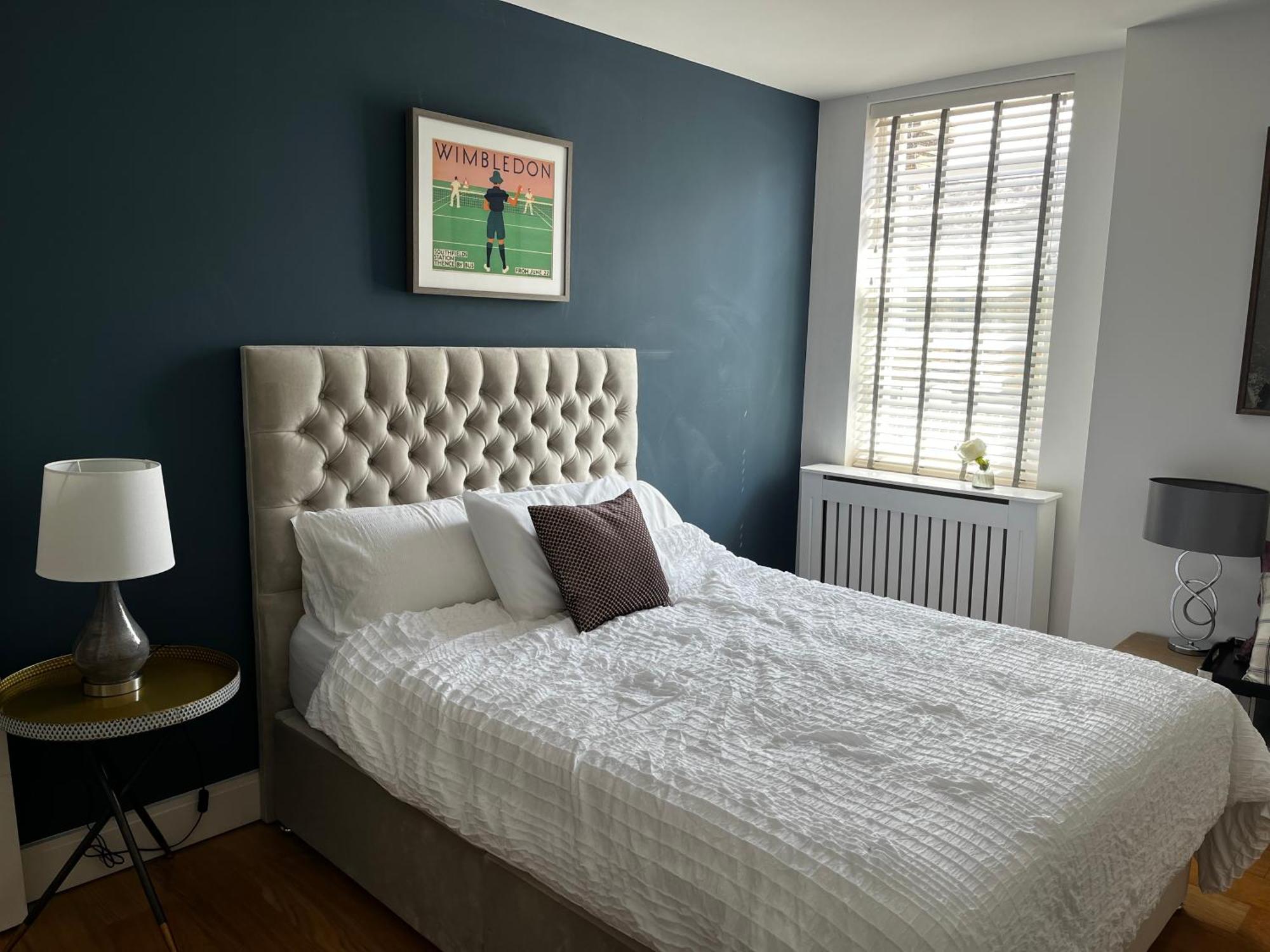 Apartment Chic & Central, 2 Kingsize Bedrooms, Spacious With Gated Private Parking Windsor