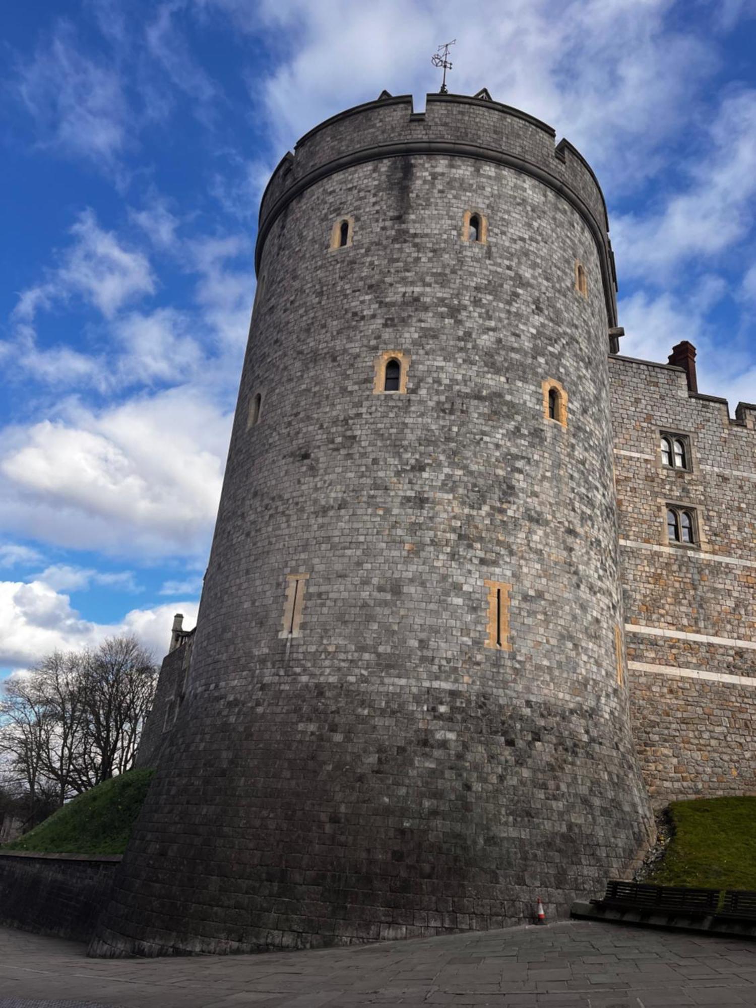 Central Windsor, Kingsize One Bedroom, Lounge, Terrace & Private Parking Windsor