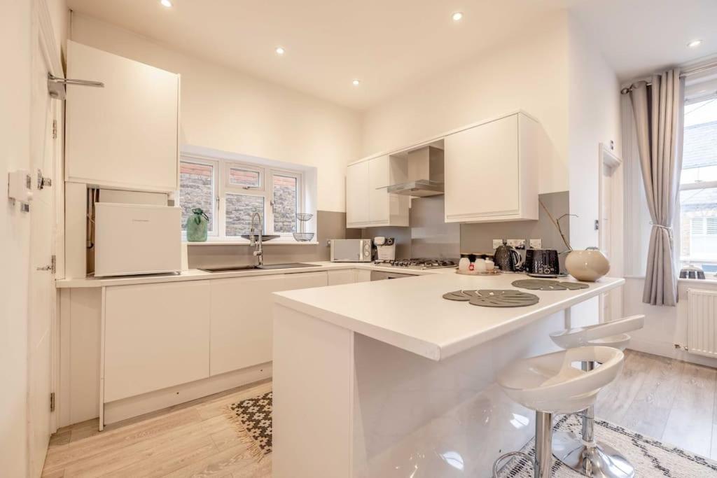 Apartment 1 Bedroom Gem,shared Garden