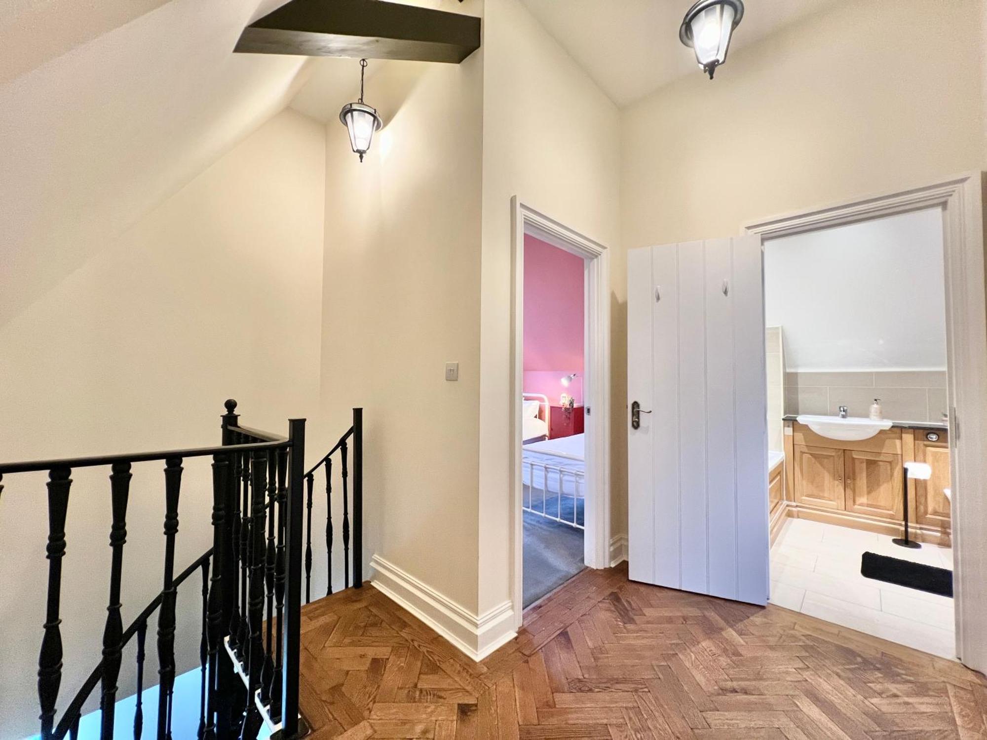 Apartamento Incredible 3 Bedrooms Home, Free Parking - A Blend Of Luxury And Character - Incredible Location - Castle, Ascot, Legoland, Heathrow Airport Windsor