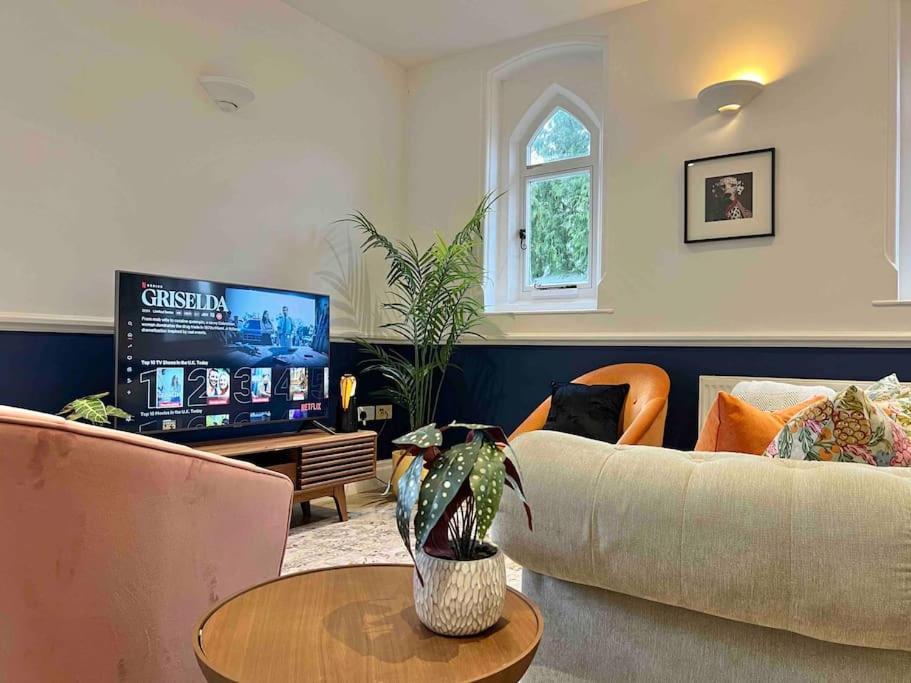 Apartamento Incredible 3 Bedrooms Home, Free Parking - A Blend Of Luxury And Character - Incredible Location - Castle, Ascot, Legoland, Heathrow Airport *