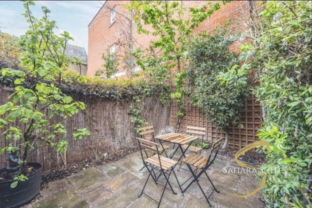 Holiday home Monthly Escape - Retreat - Centre - Near Castle & Eton - Sleeps 4 *