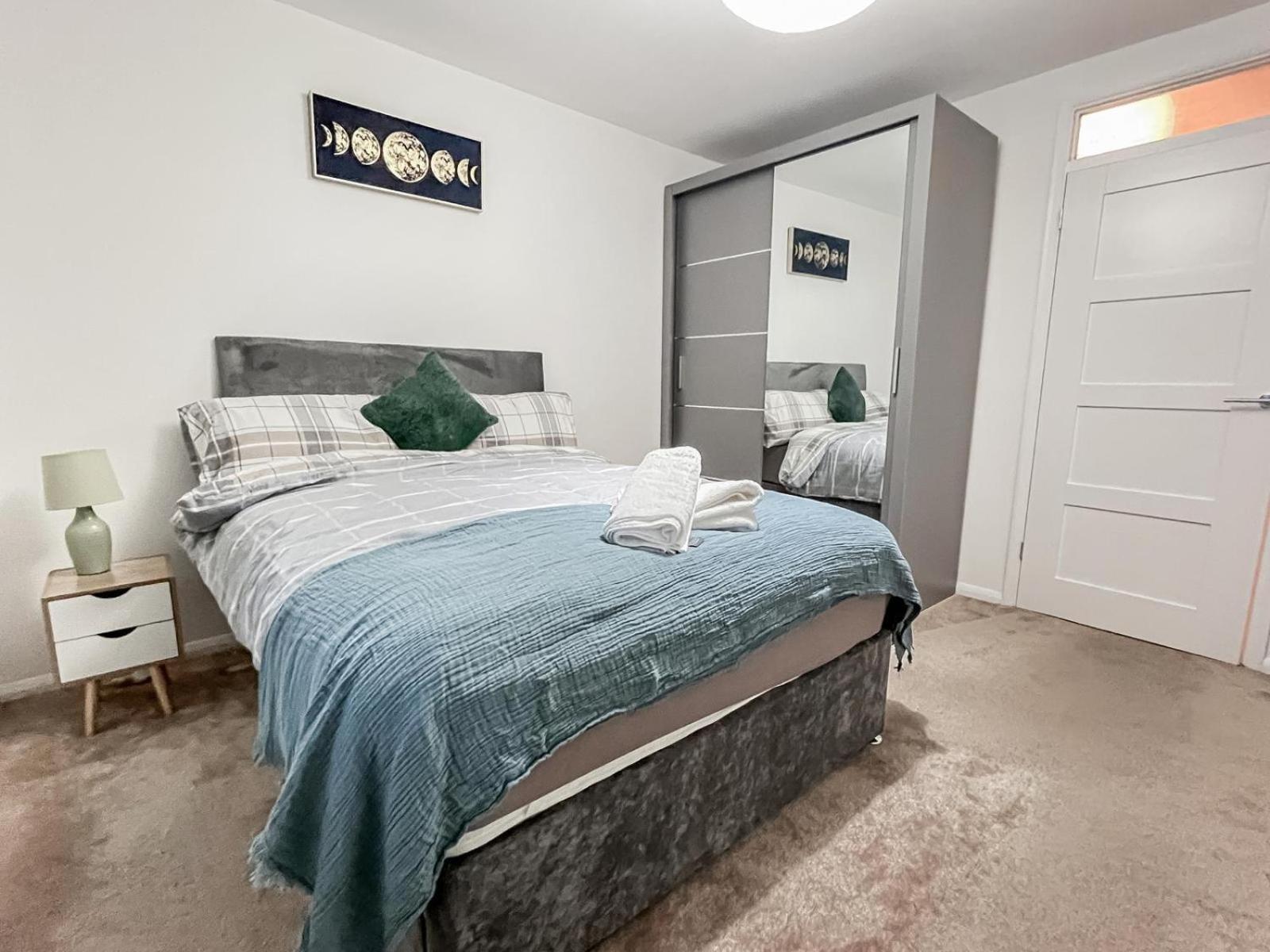 Apartment New Stylish 2-bed Retreat In