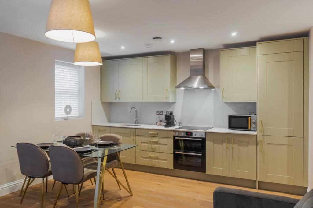 1br Gem, Private Parking Apartment