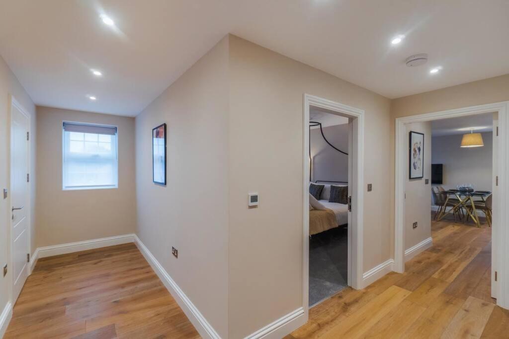 Apartment 1br Gem, Private Parking *